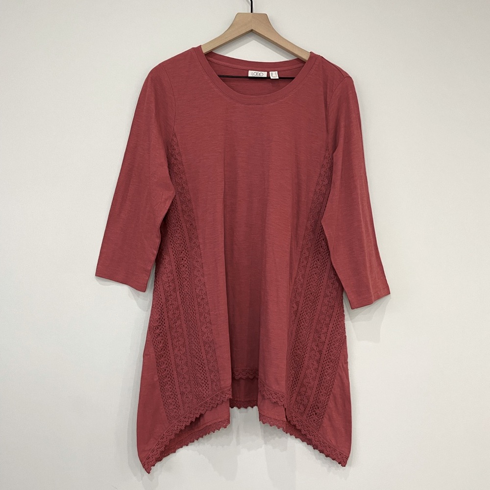 LOGO Lori Goldstein crochet detailed tunic top